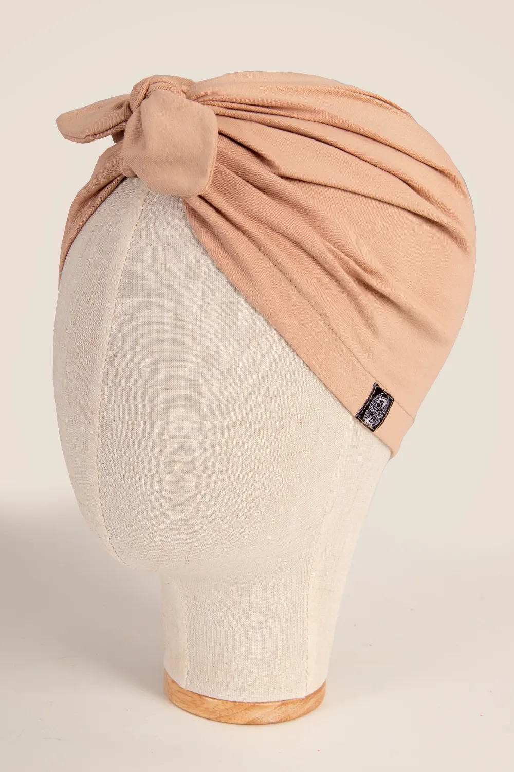 Mogyoró barna turbán sapka