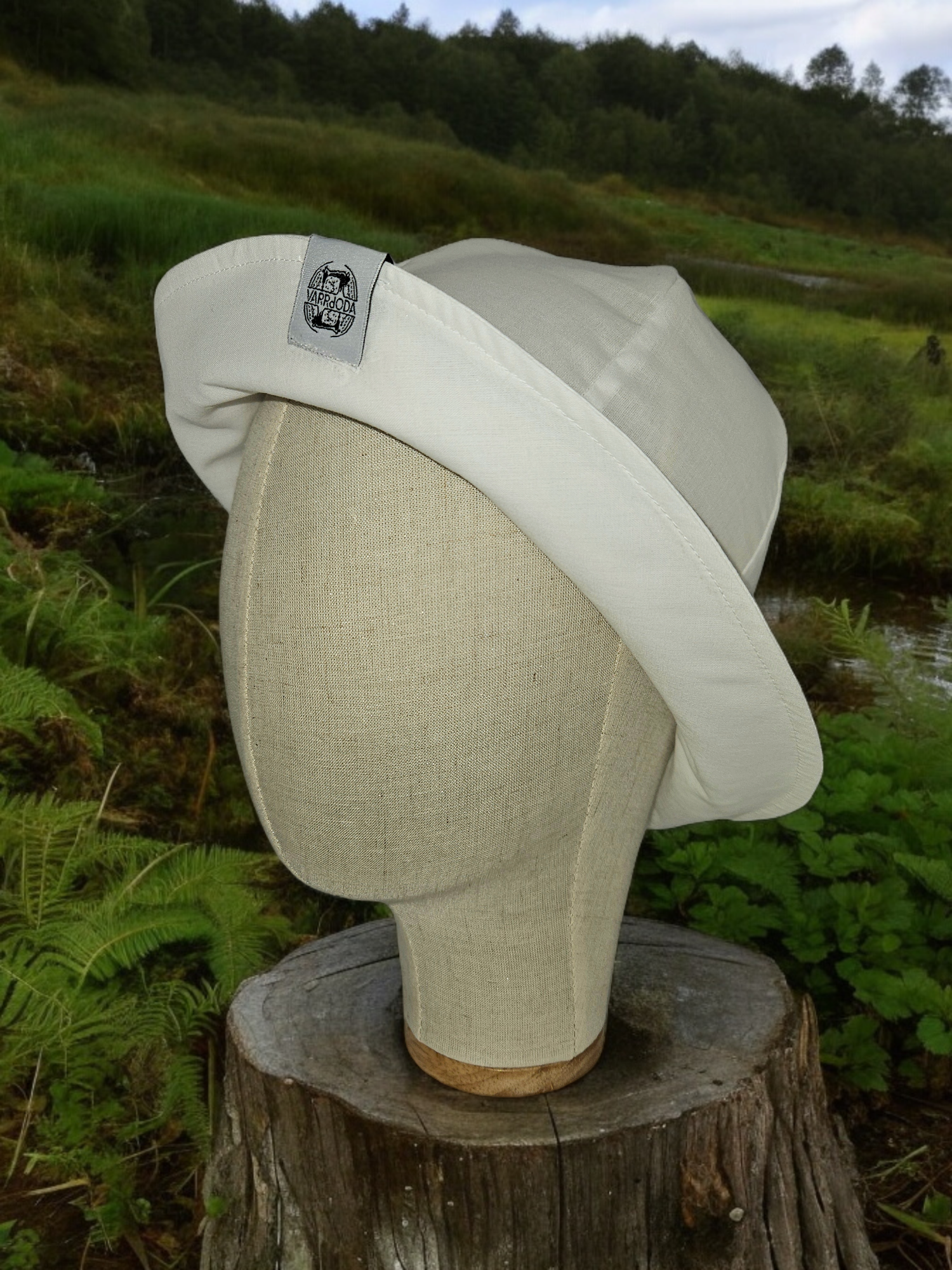 Fehér napozó kalap